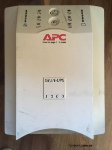 Купить Бесперебойник APC Smart UPS-1000 VA