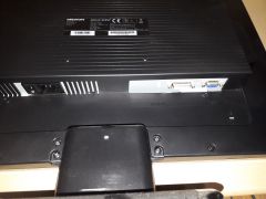 Монитор 22" Medion MD 20122 б/у (VGA, DVI, колонки)